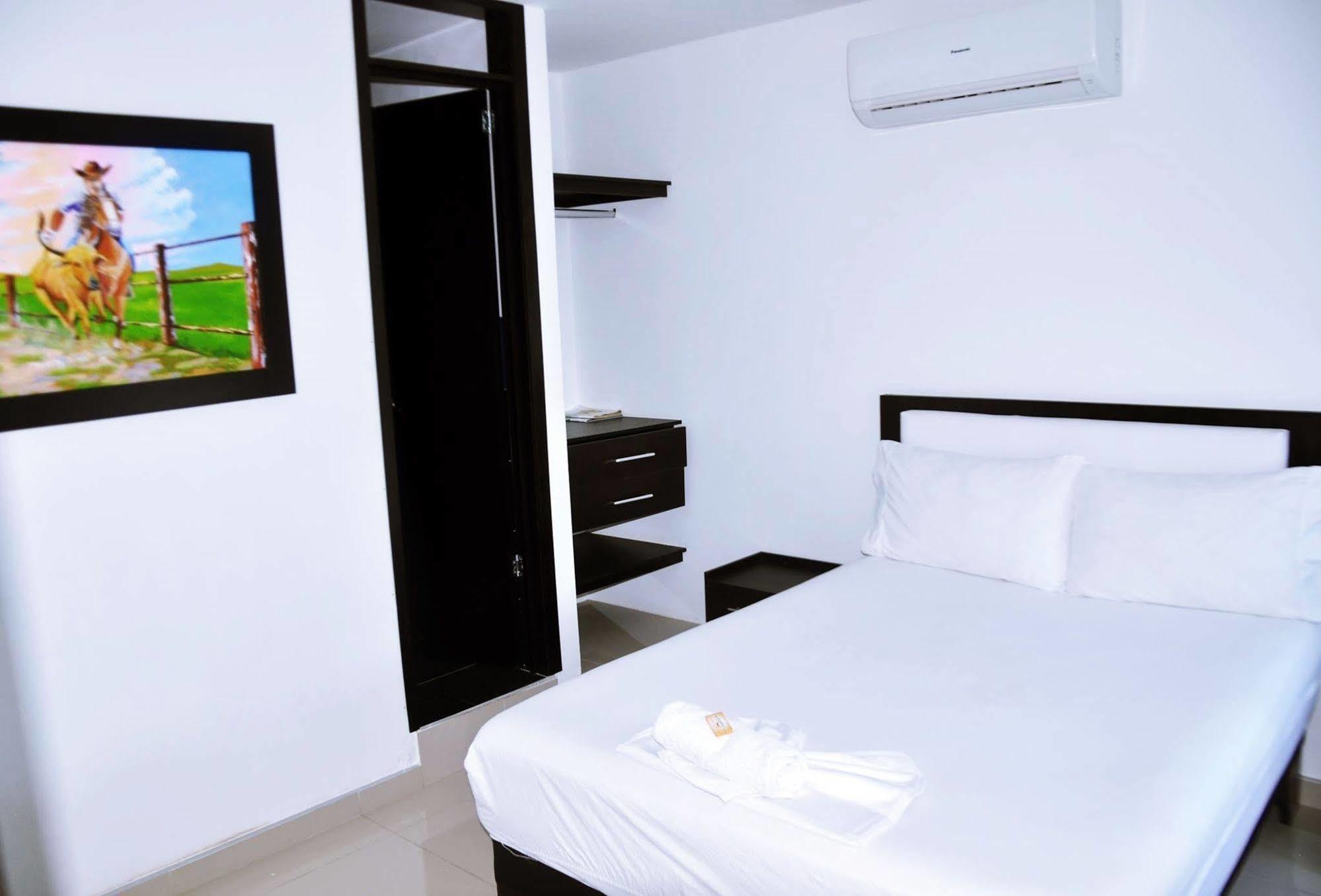 Hotel Azulejo Del Llano Yopal Eksteriør billede