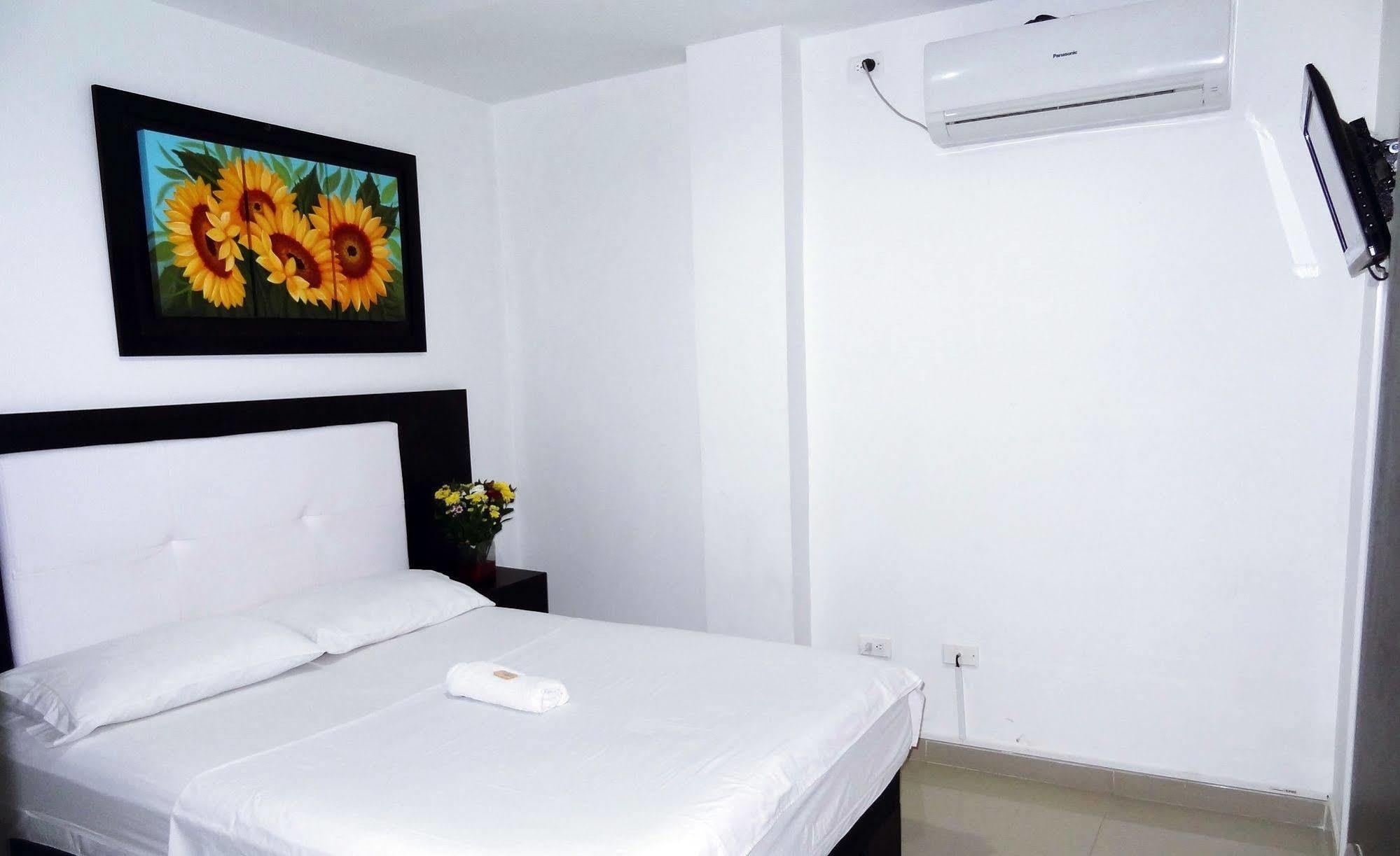 Hotel Azulejo Del Llano Yopal Eksteriør billede